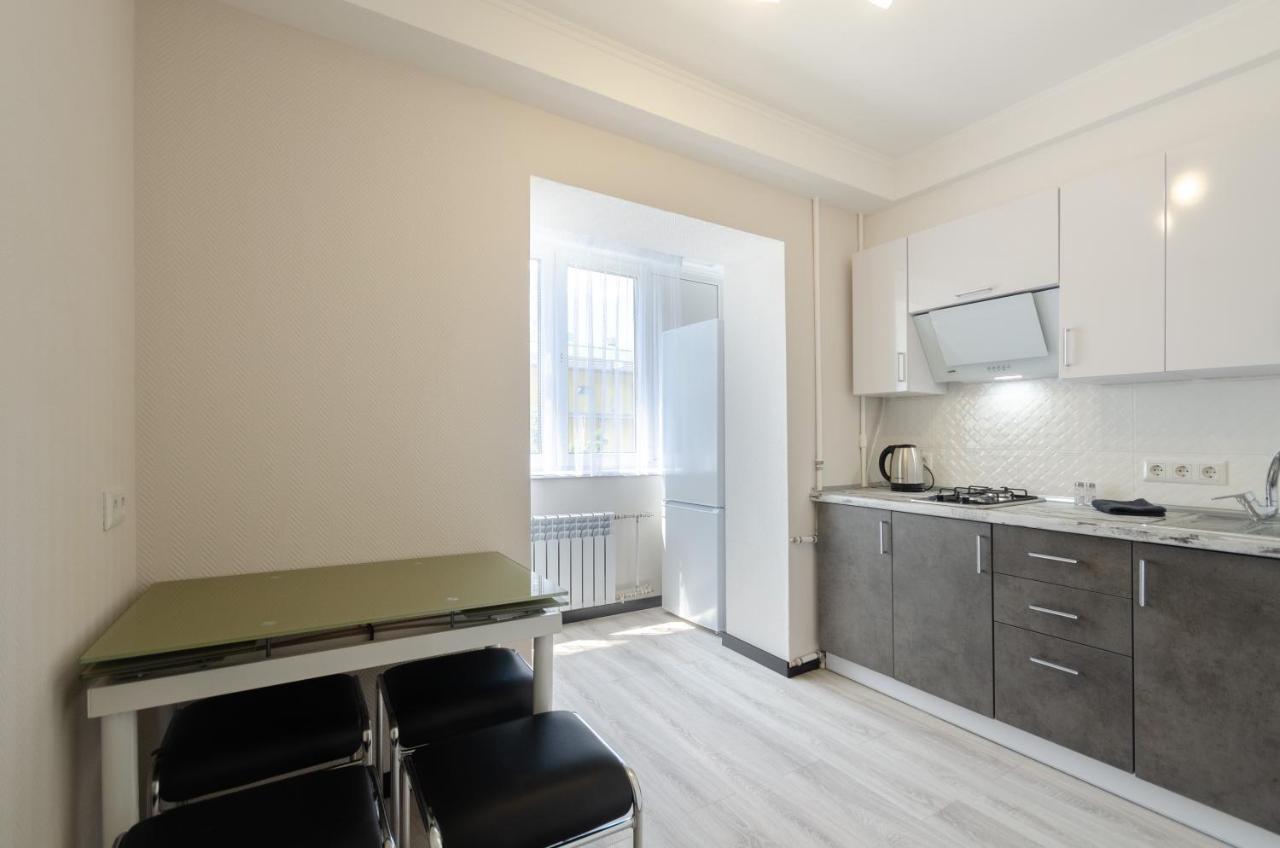 Artal Apartment On Obolonskyi Avenue 16 Kiev Exterior foto